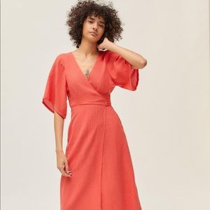 ❤️*FIRM*Urban Outfitters Kayla Surplice Dress❤️